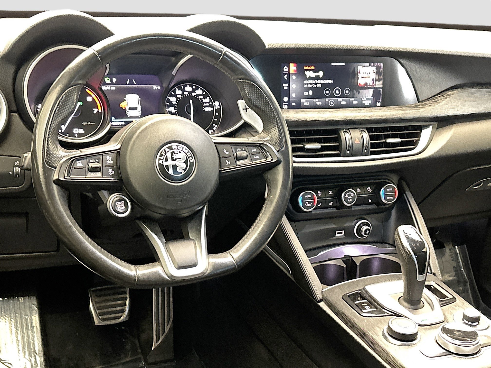 Used 2022 Alfa Romeo Stelvio Sprint image 13