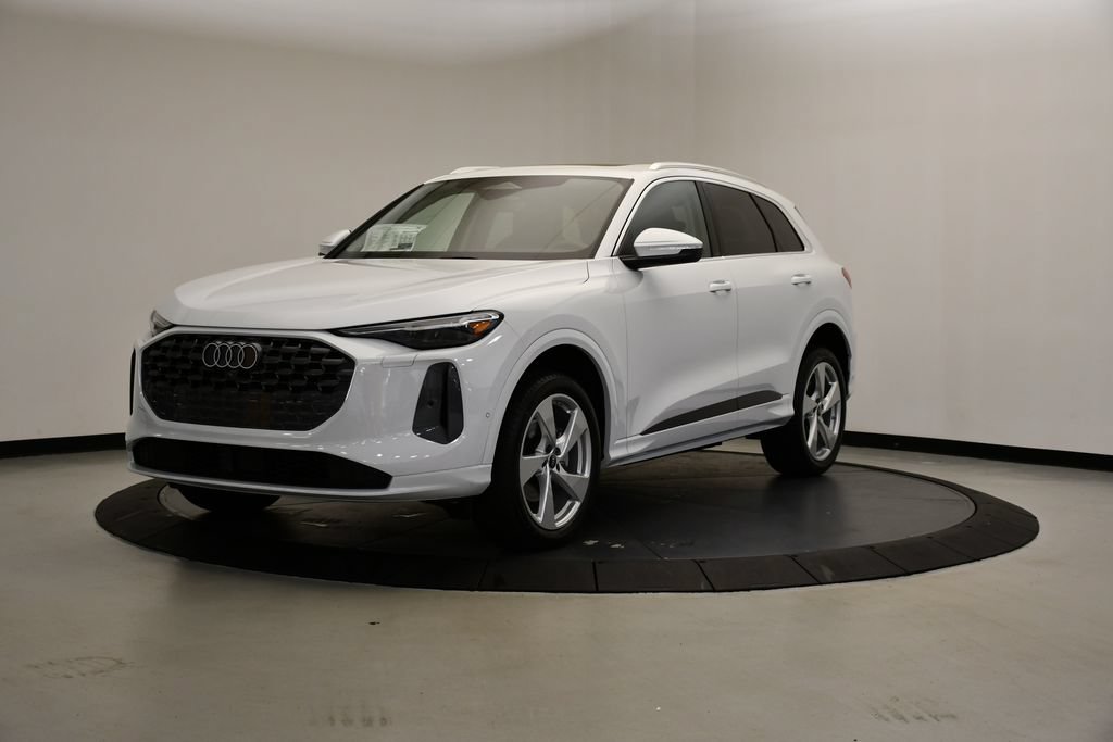 Used 2025 Audi Q5 Premium Plus w/ Premium Plus AWD/4WD image 1