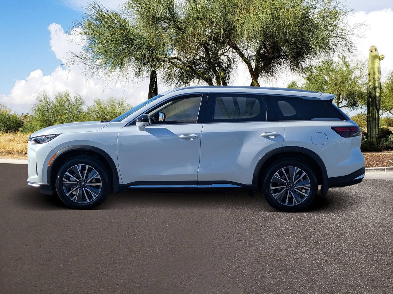 New 2026 INFINITI QX60 Luxe w/ Cargo Package FWD image 2