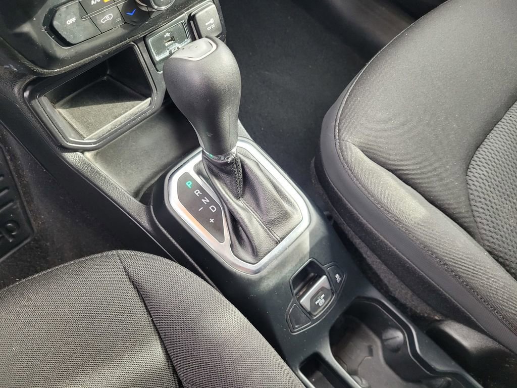 Used 2018 Jeep Renegade Altitude w/ UConnect 8.4 Nav Group image 14