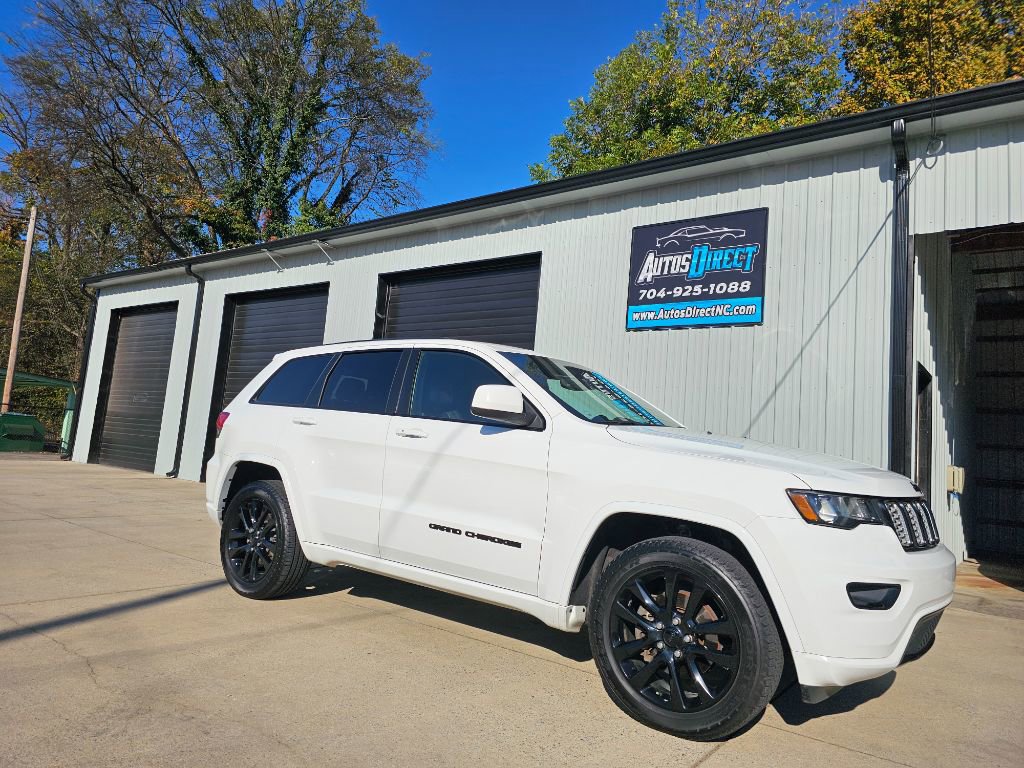 Used 2020 Jeep Grand Cherokee Altitude image 2