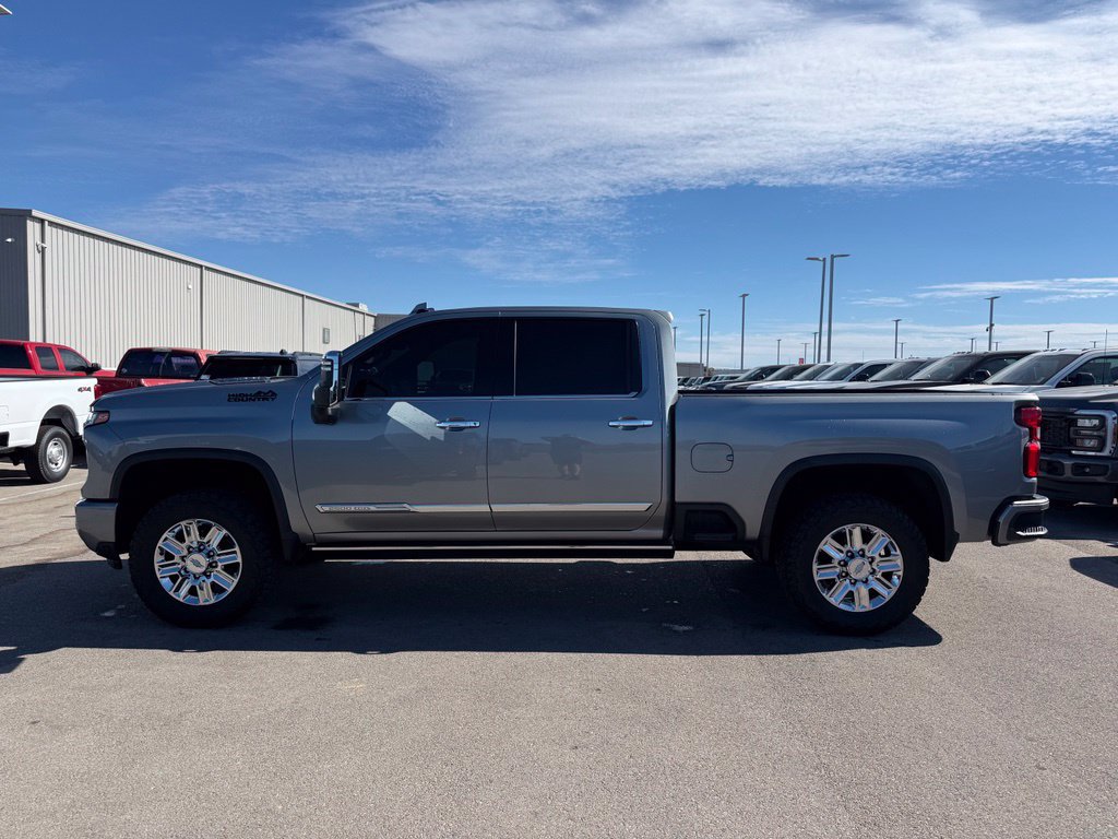 Used 2024 Chevrolet Silverado 2500 High Country w/ Technology Package AWD/4WD image 18