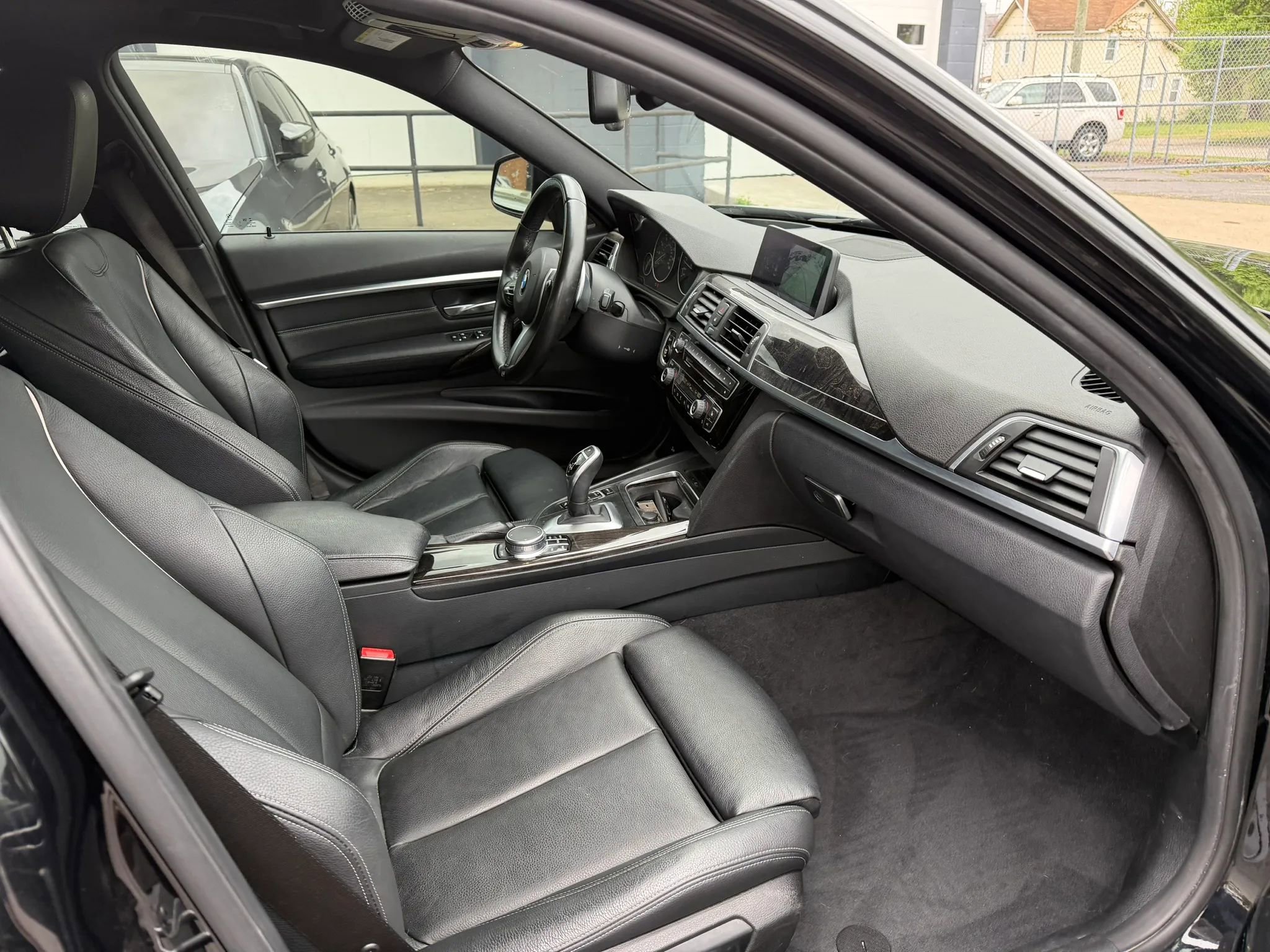 Used 2017 BMW 340i xDrive Sedan AWD/4WD image 17