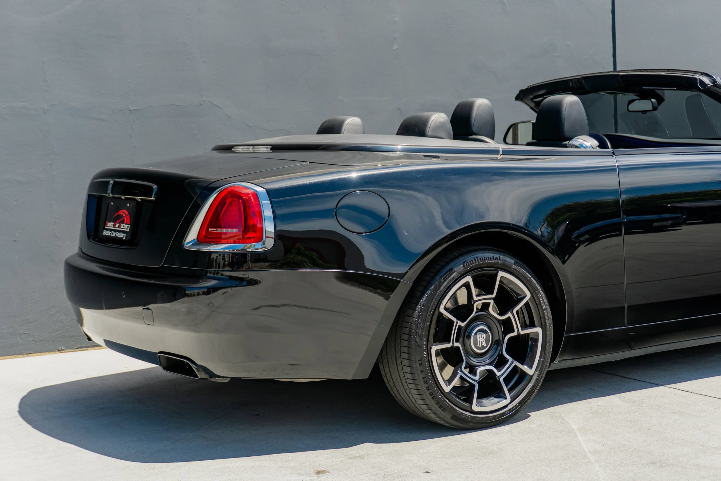 Used 2018 Rolls-Royce Dawn RWD image 36