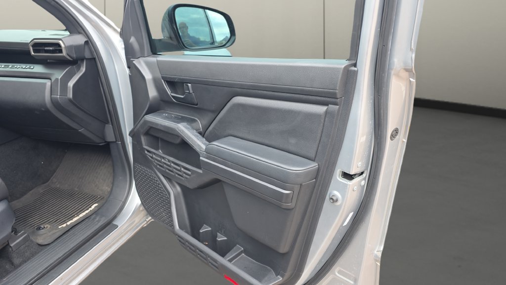 Used 2025 Toyota Tacoma SR RWD image 17