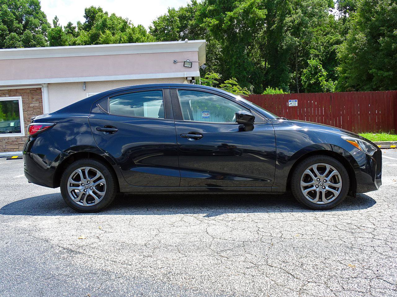 Used 2019 Toyota Yaris LE FWD image 12
