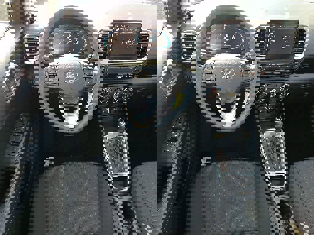 New 2026 Hyundai Venue SE image 9