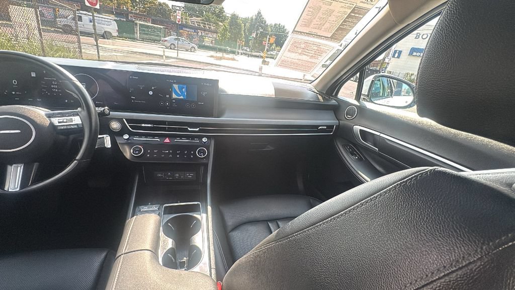 Used 2025 Hyundai Sonata Limited FWD image 29