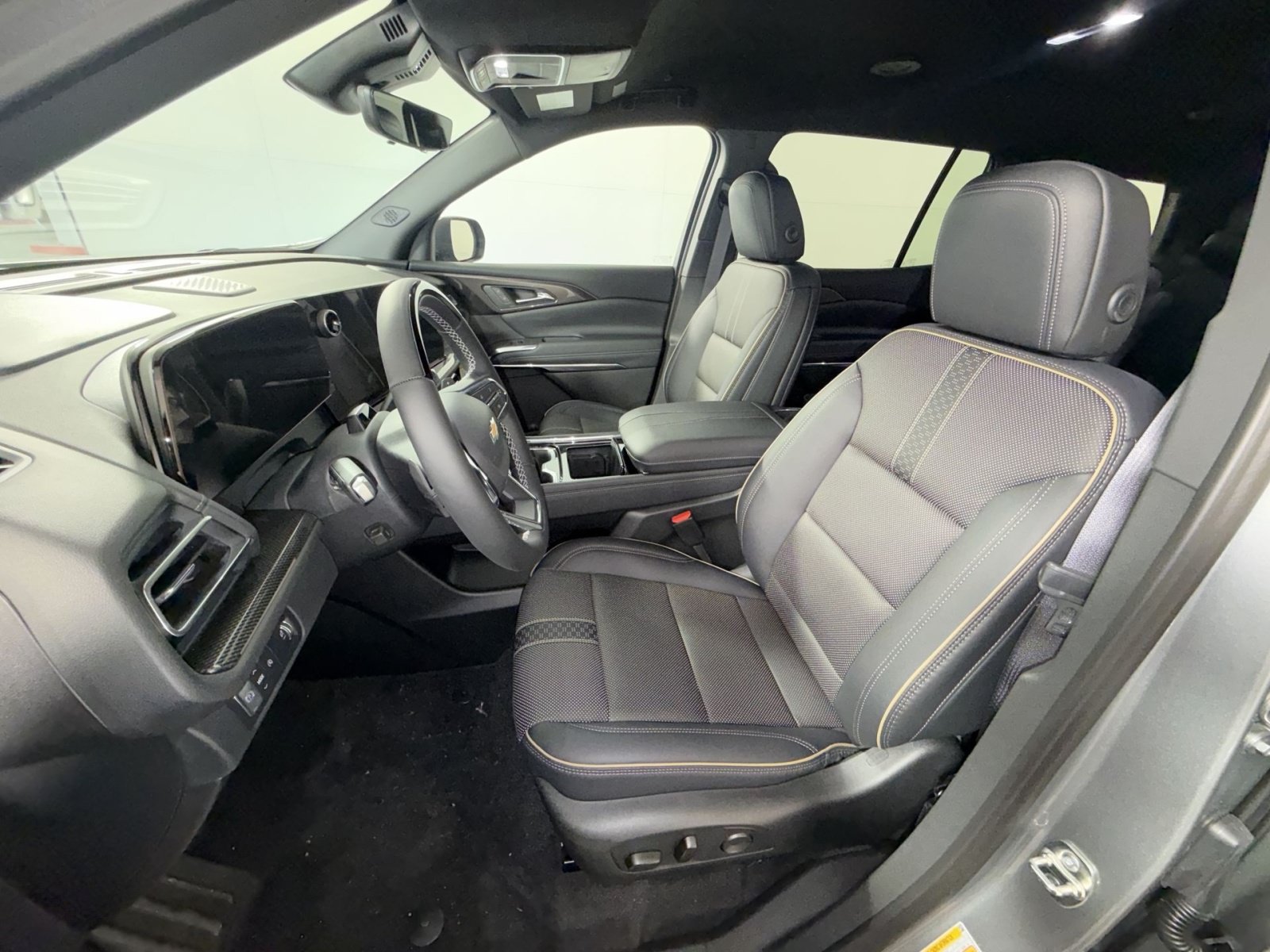 New 2026 Chevrolet Traverse High Country FWD image 13