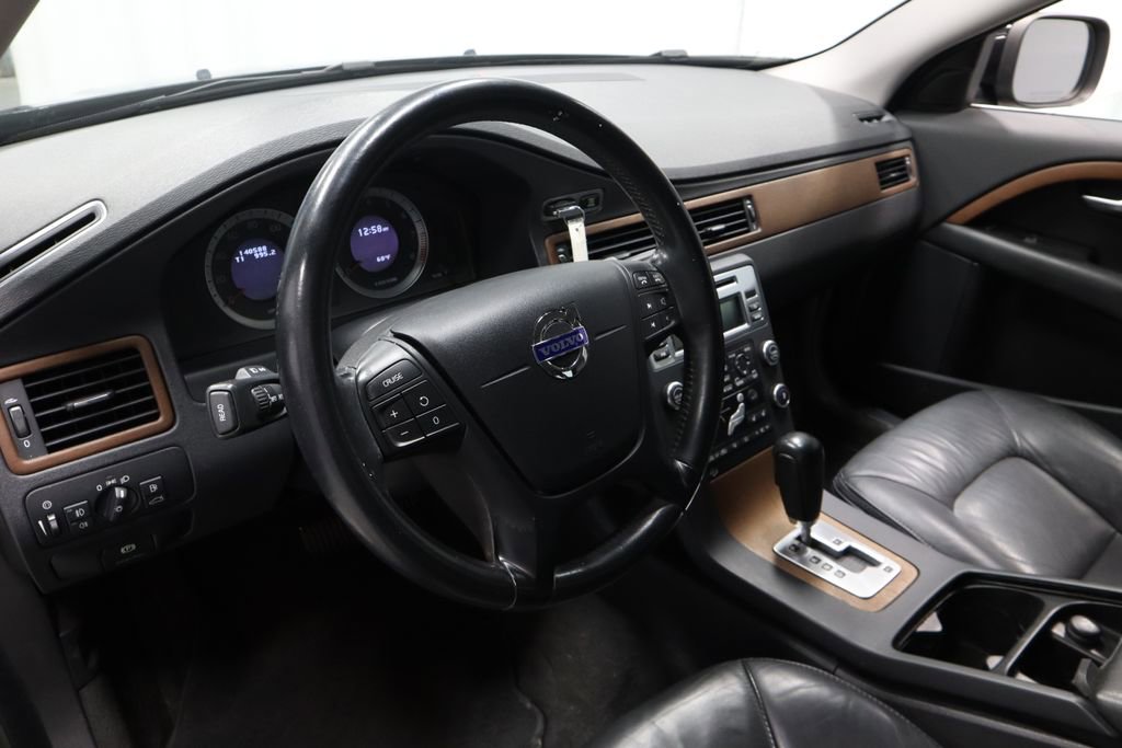 Used 2010 Volvo XC70 3.2 image 23