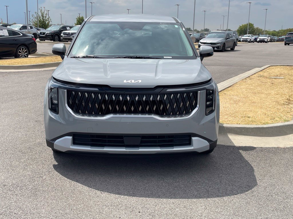 New 2027 Kia Carnival FWD image 2