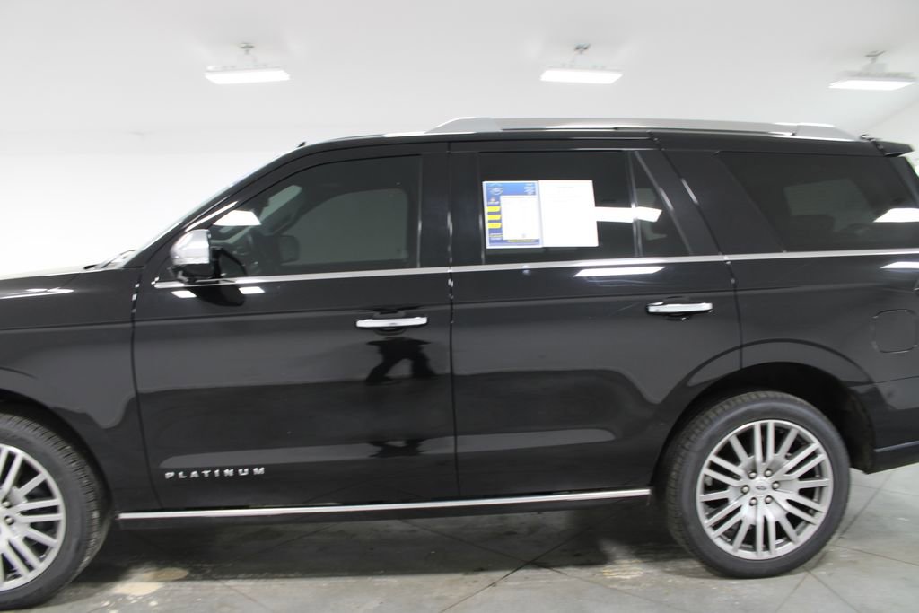 Used 2023 Ford Expedition Platinum AWD/4WD image 6