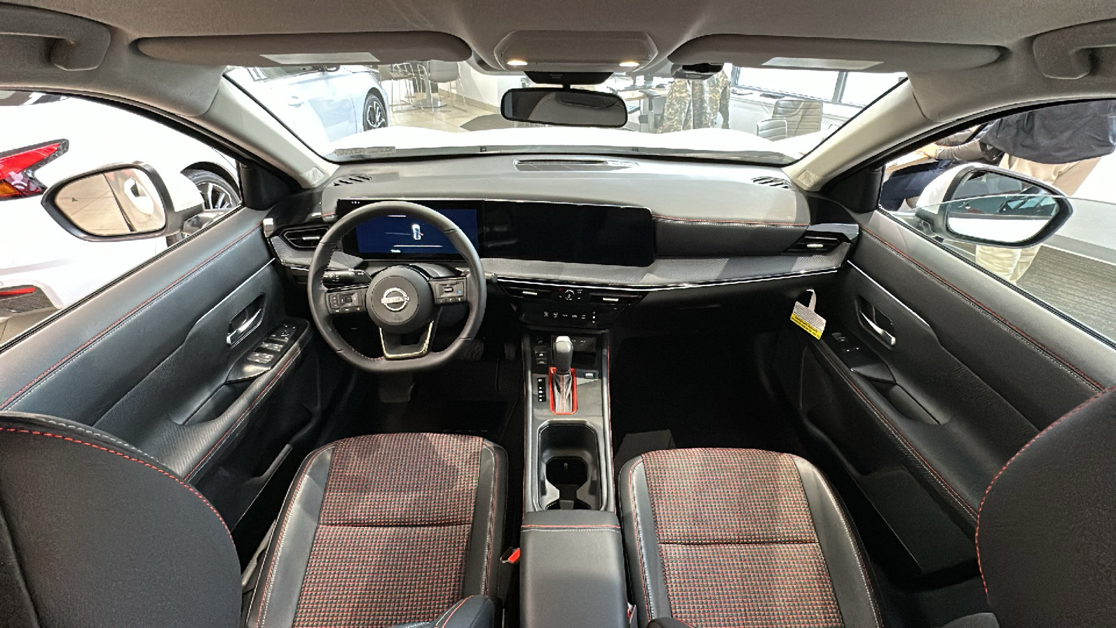 New 2025 Nissan Kicks SR w/ Illumination Package AWD/4WD image 10