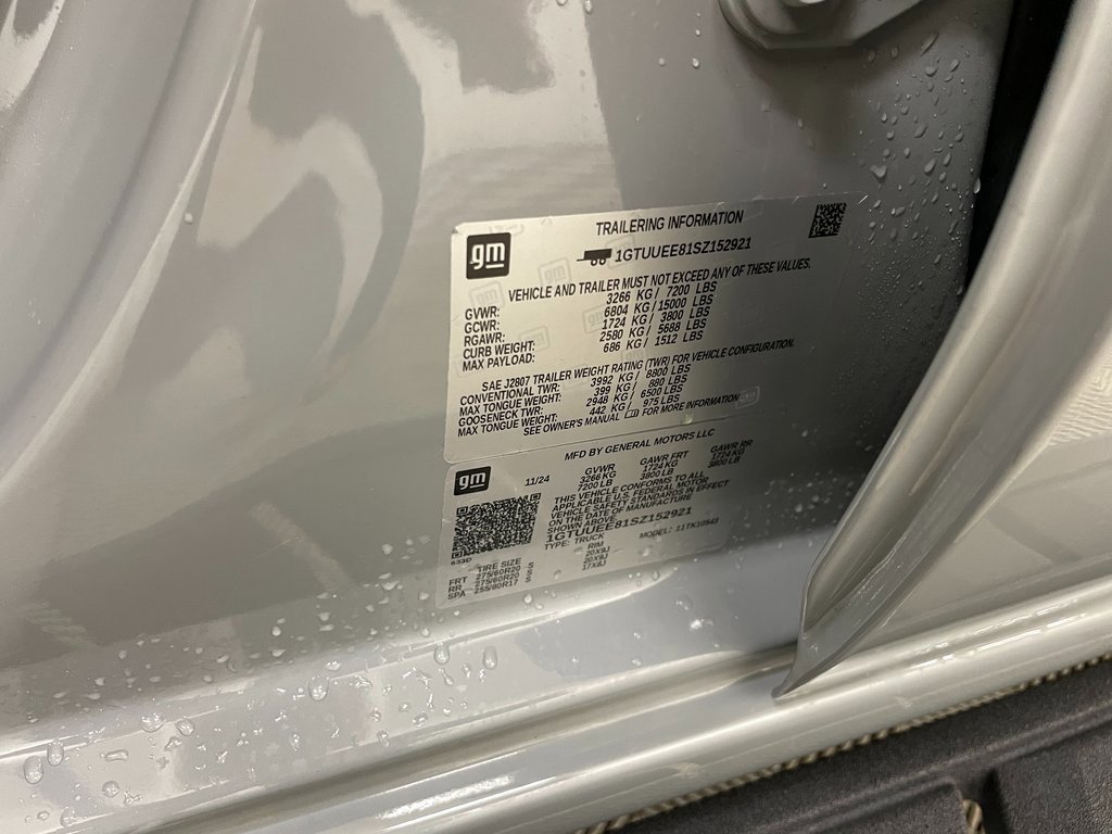 Certified 2025 GMC Sierra 1500 AT4 w/ AT4 Premium Package image 37