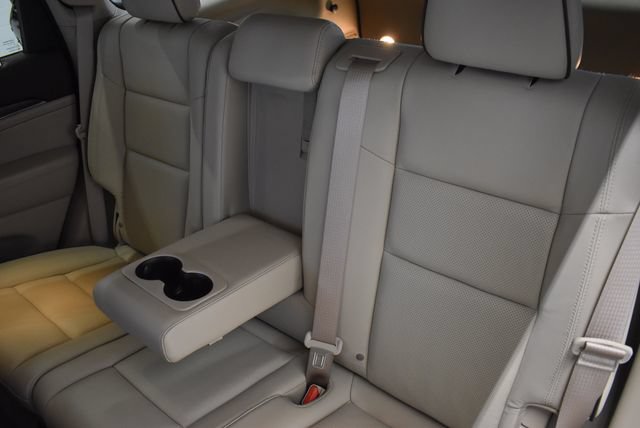 Used 2019 Jeep Grand Cherokee Overland AWD/4WD image 7