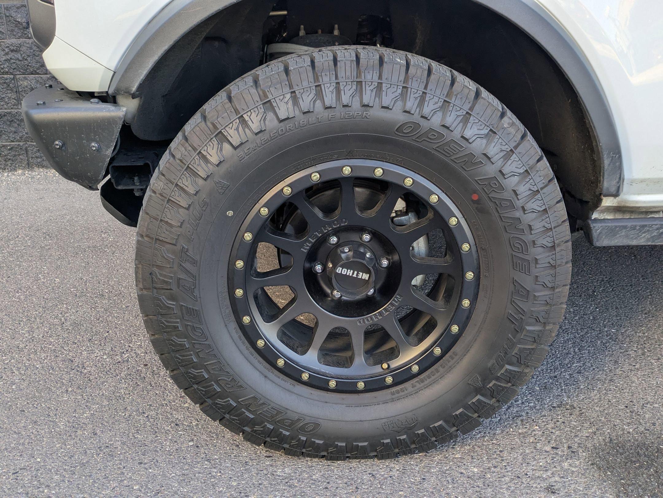 Used 2023 Ford Bronco Badlands image 28