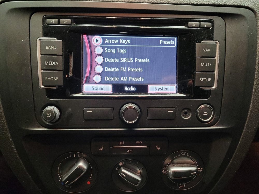 Used 2015 Volkswagen Jetta SE FWD image 25