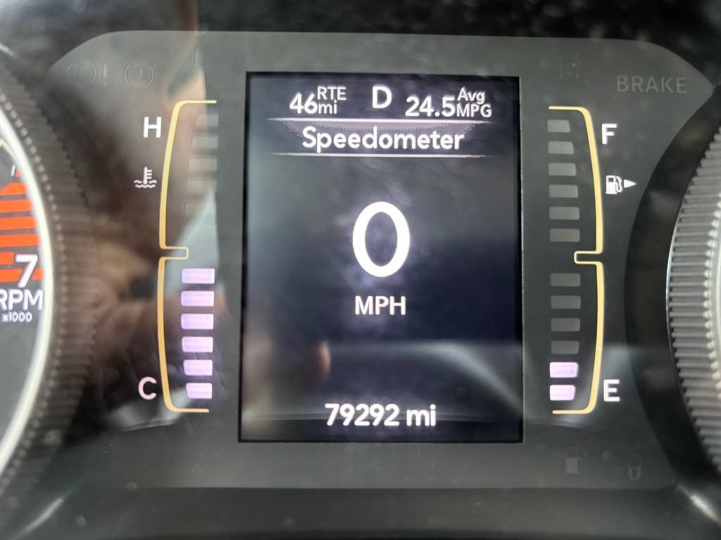 Used 2019 Jeep Cherokee Latitude Plus w/ Cold Weather Group AWD/4WD image 42