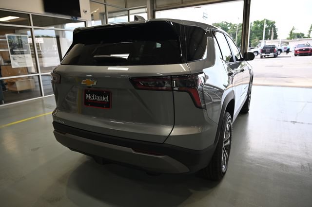 New 2027 Chevrolet Equinox LT w/ Convenience Package II FWD image 5