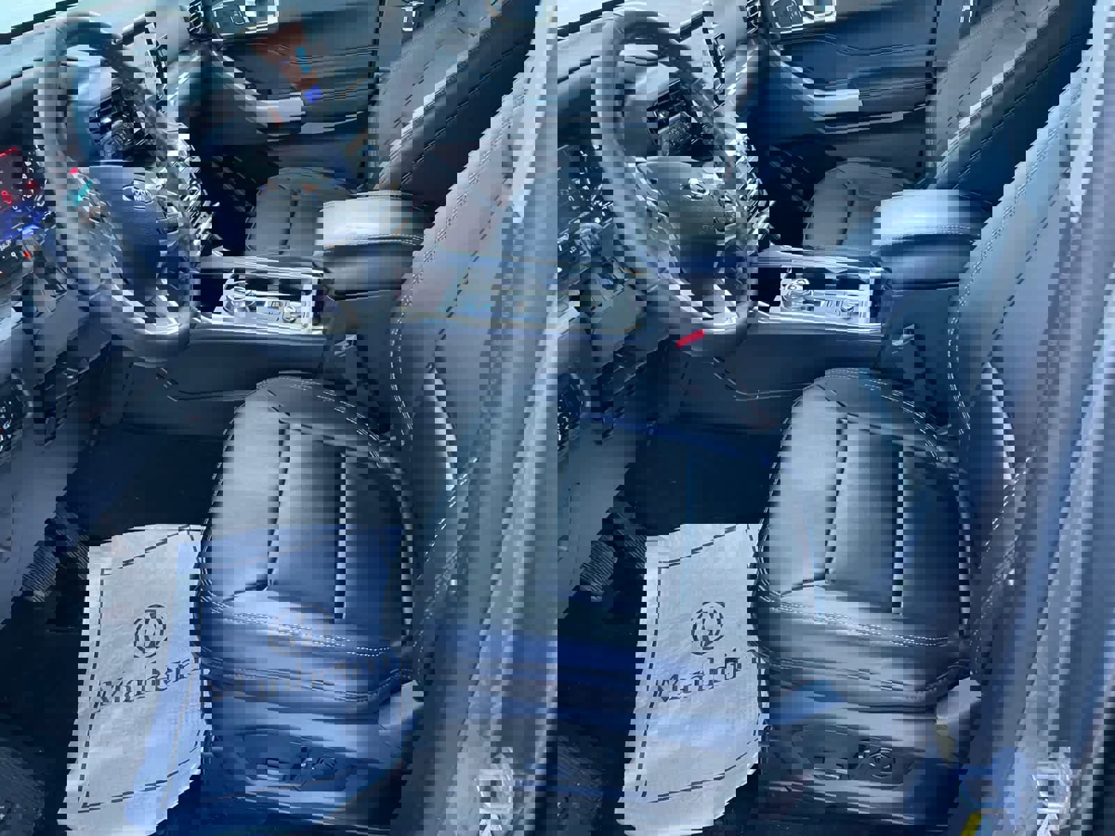 Certified 2023 Ford Explorer XLT w/ Equipment Group 202A image 9