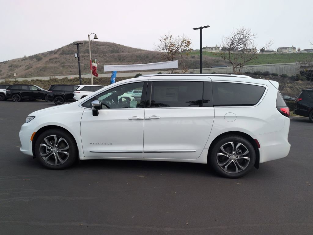 New 2026 Chrysler Pacifica Pinnacle w/ Trailer Tow Group image 8