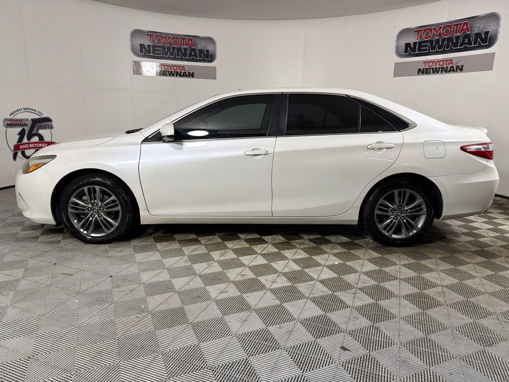 Used 2016 Toyota Camry SE w/ Moonroof Package image 7