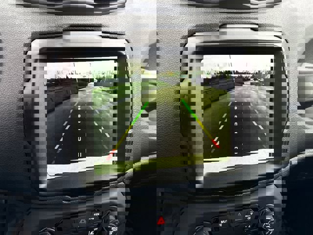 Used 2023 Jeep Renegade Latitude AWD/4WD image 30