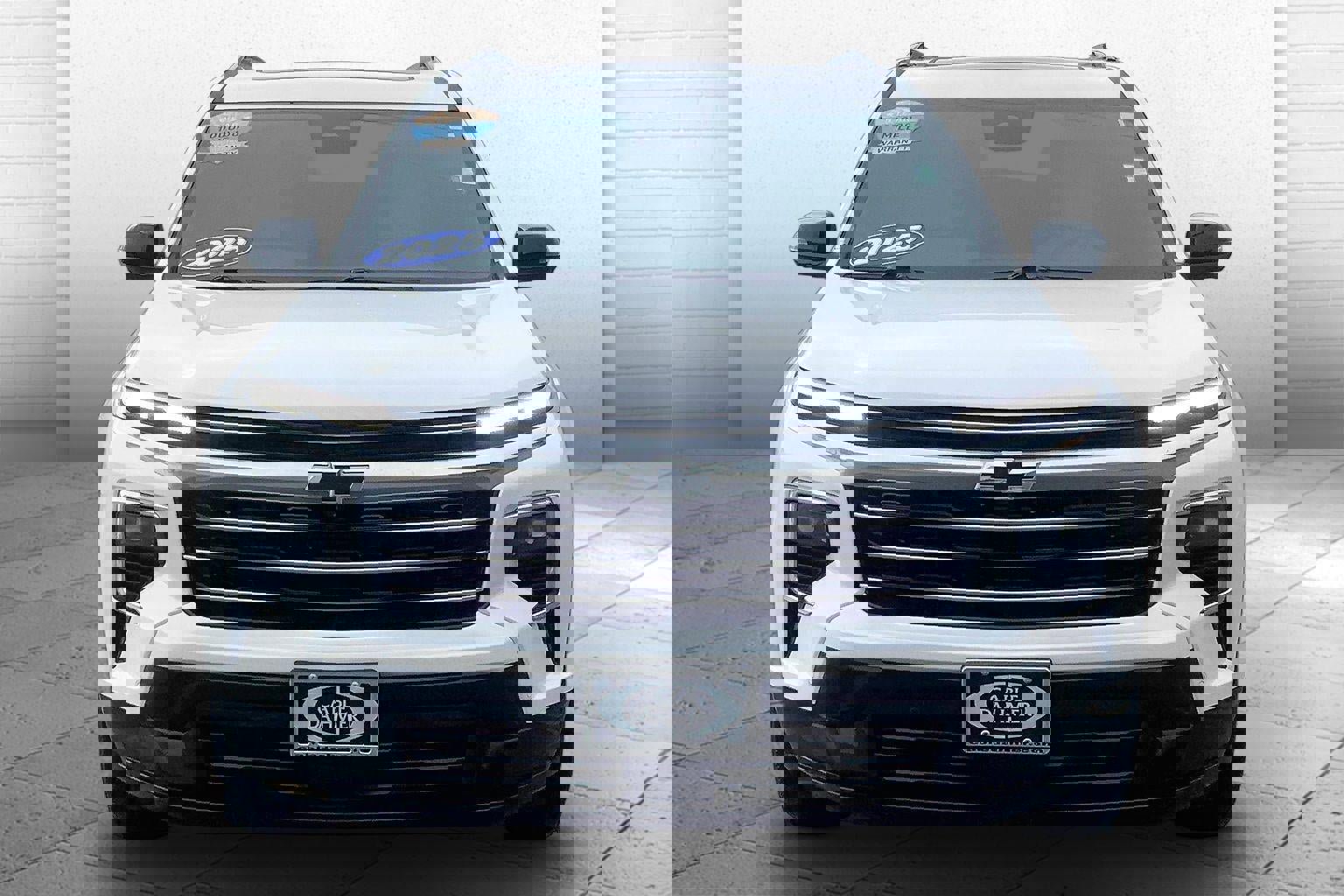 Used 2025 Chevrolet Traverse High Country image 2