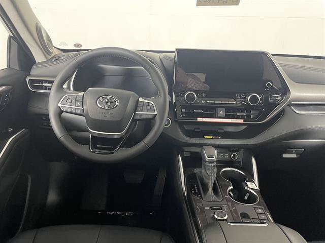 New 2026 Toyota Highlander Limited AWD/4WD image 13