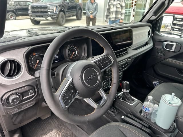 Used 2024 Jeep Wrangler Unlimited Sahara w/ Technology Group AWD/4WD image 10