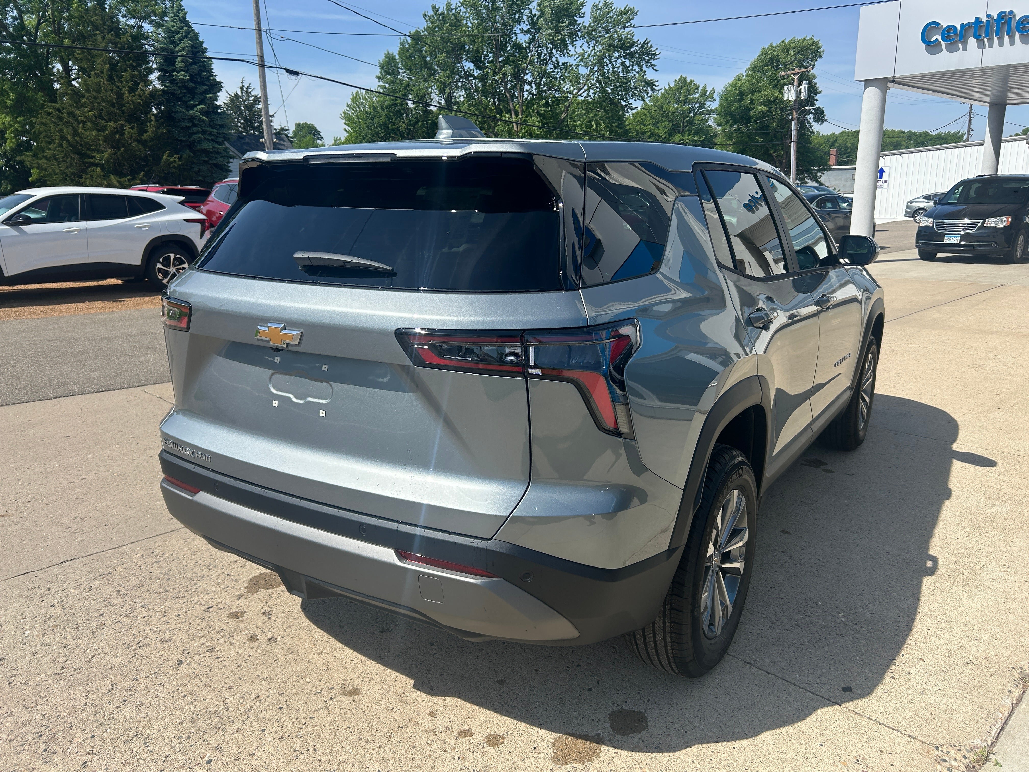 New 2026 Chevrolet Equinox LT w/ Convenience Package II AWD/4WD image 6