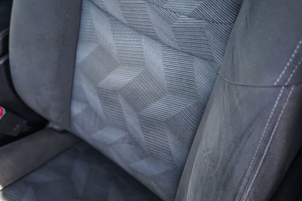 Used 2015 Nissan Rogue S image 27