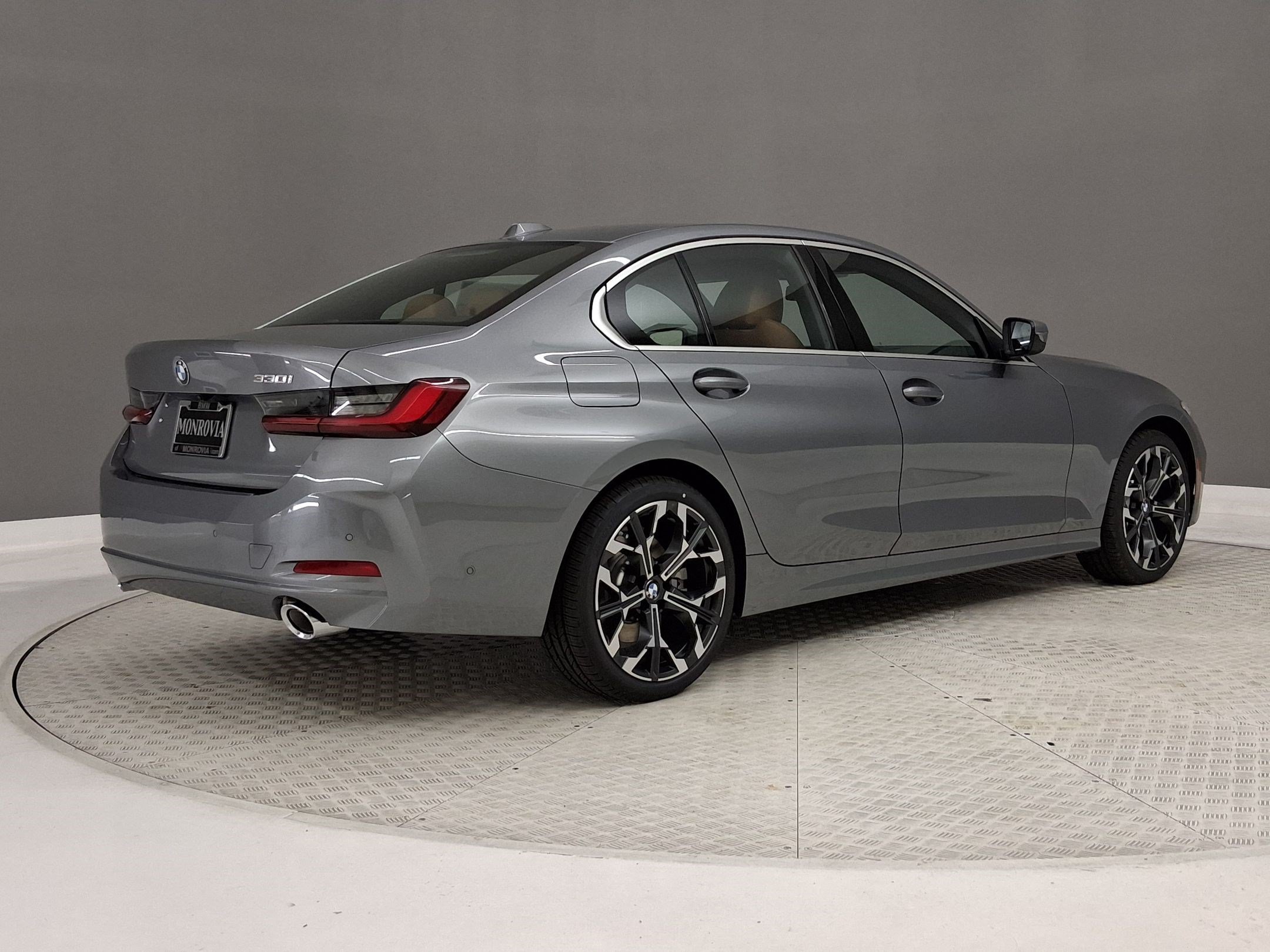 New 2026 BMW 330i Sedan w/ Convenience Package RWD image 7