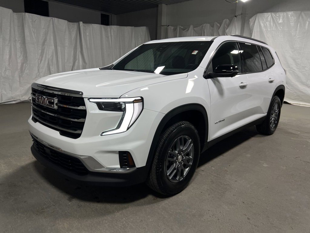 Used 2025 GMC Acadia Elevation image 3