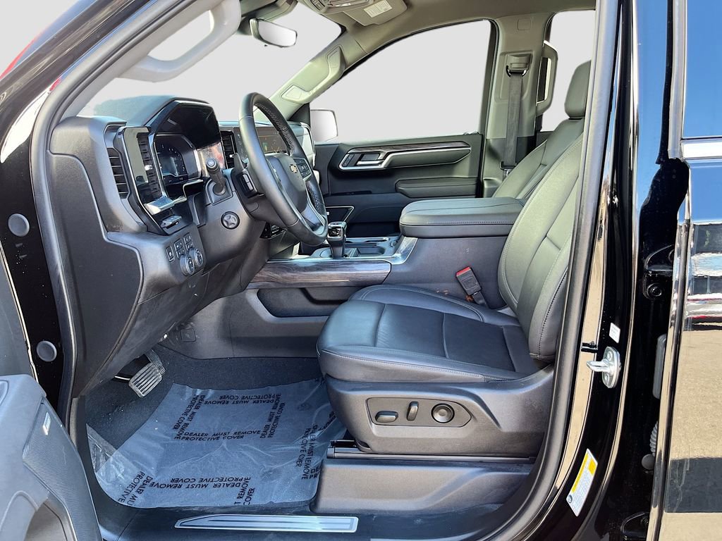 Used 2025 Chevrolet Silverado 1500 LTZ image 22