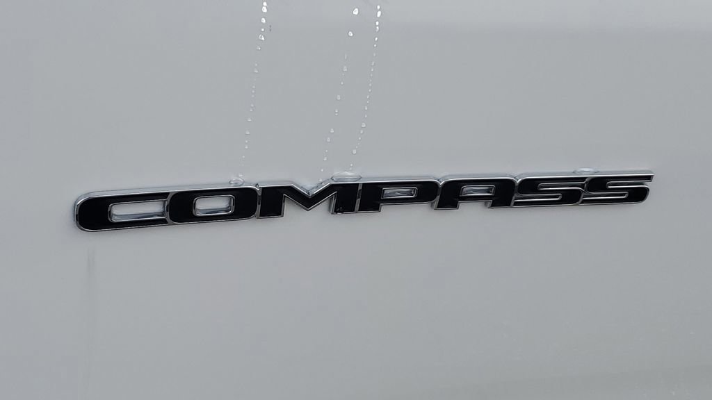 New 2026 Jeep Compass Latitude image 8