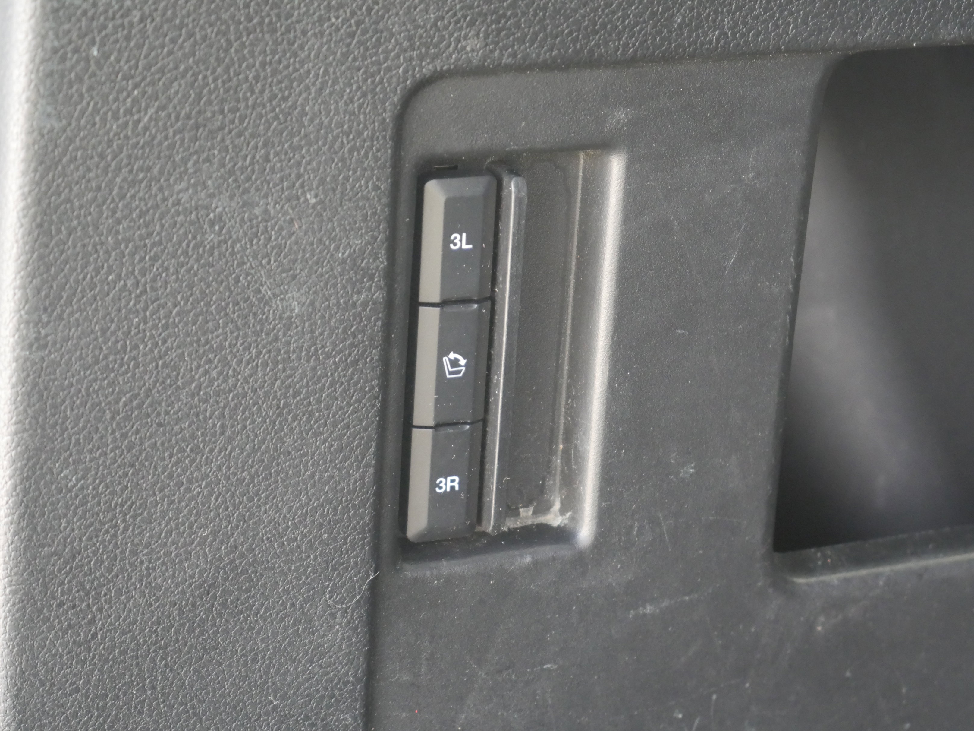 Used 2019 Ford Expedition XLT w/ Equipment Group 201A AWD/4WD image 22