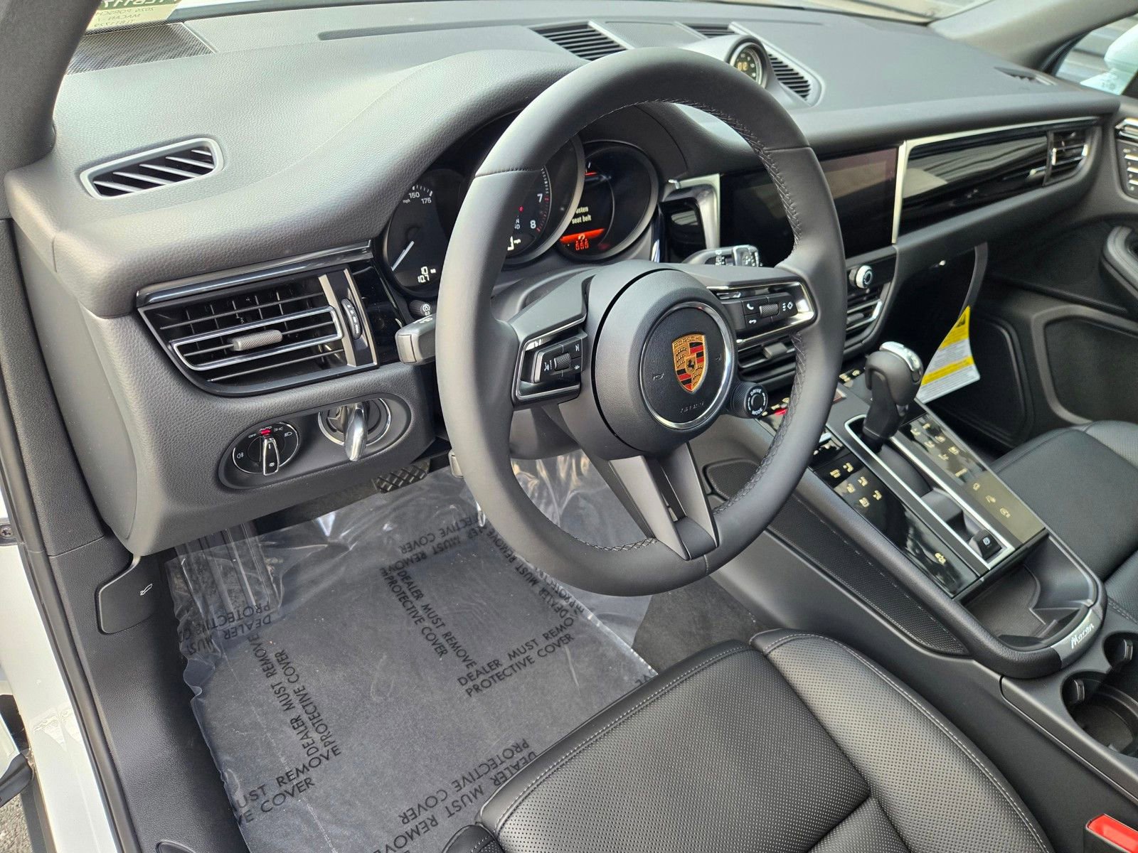 New 2026 Porsche Macan AWD/4WD image 4