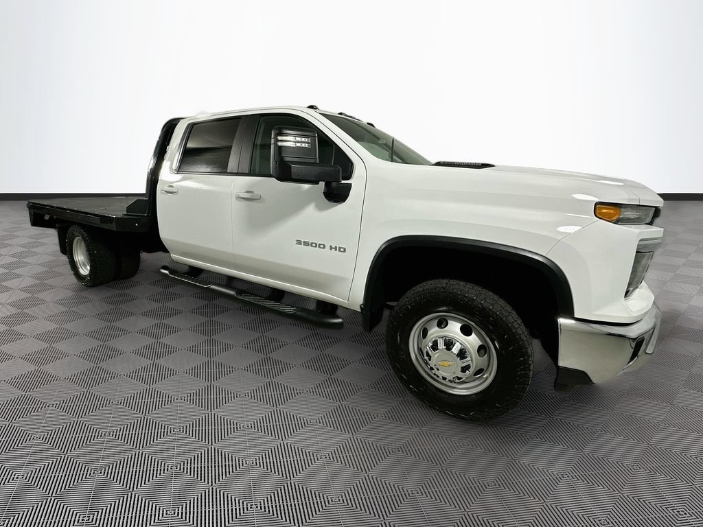 Used 2025 Chevrolet Silverado 3500 LT w/ Convenience Package AWD/4WD image 8