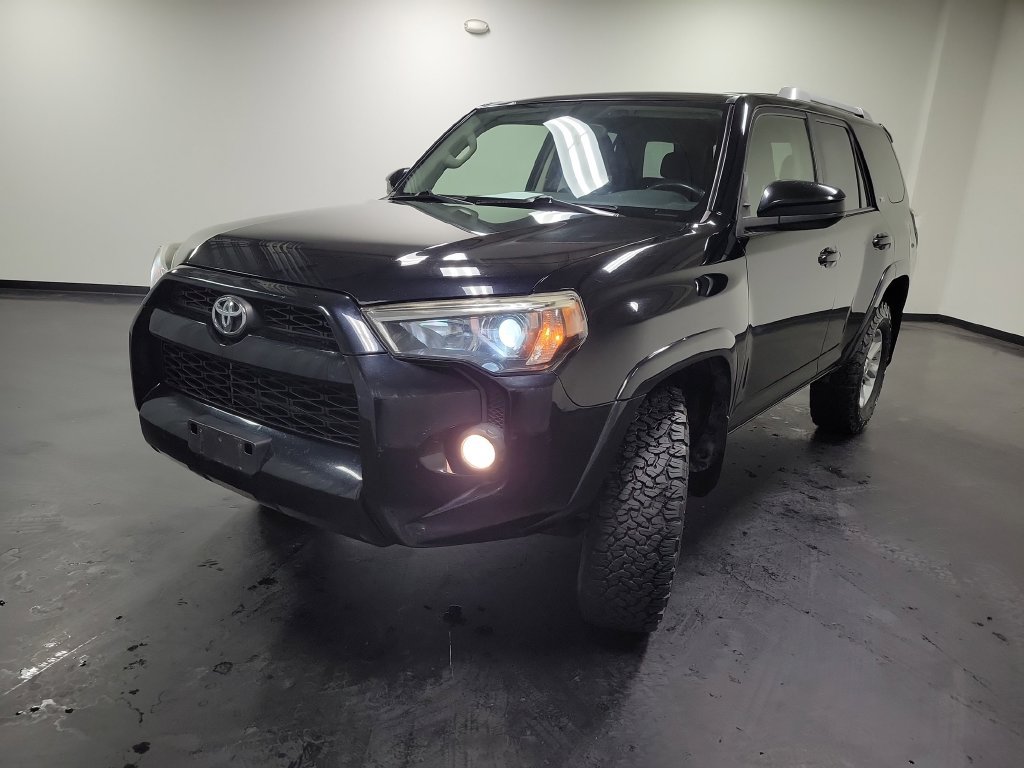 Used 2016 Toyota 4Runner SR5 AWD/4WD image 4