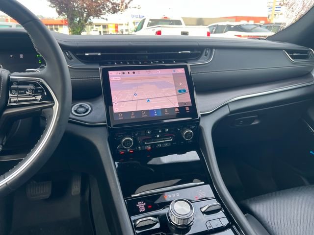 Used 2023 Jeep Grand Cherokee Overland w/ Luxury Tech Group IV image 24