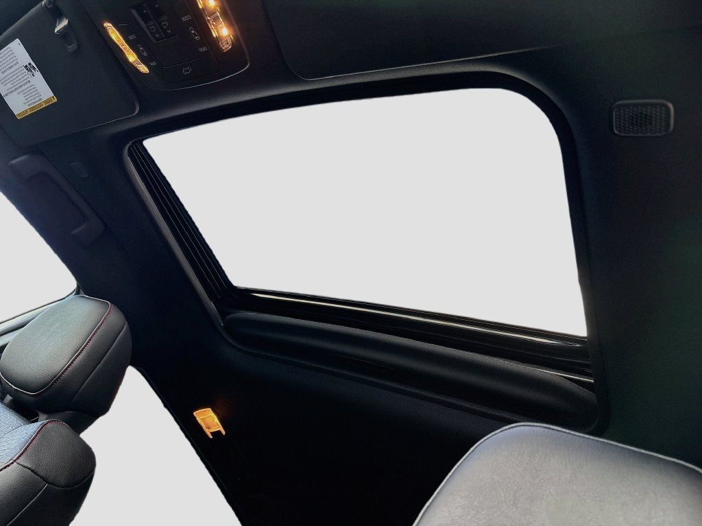 New 2026 Toyota Sienna XSE FWD image 18
