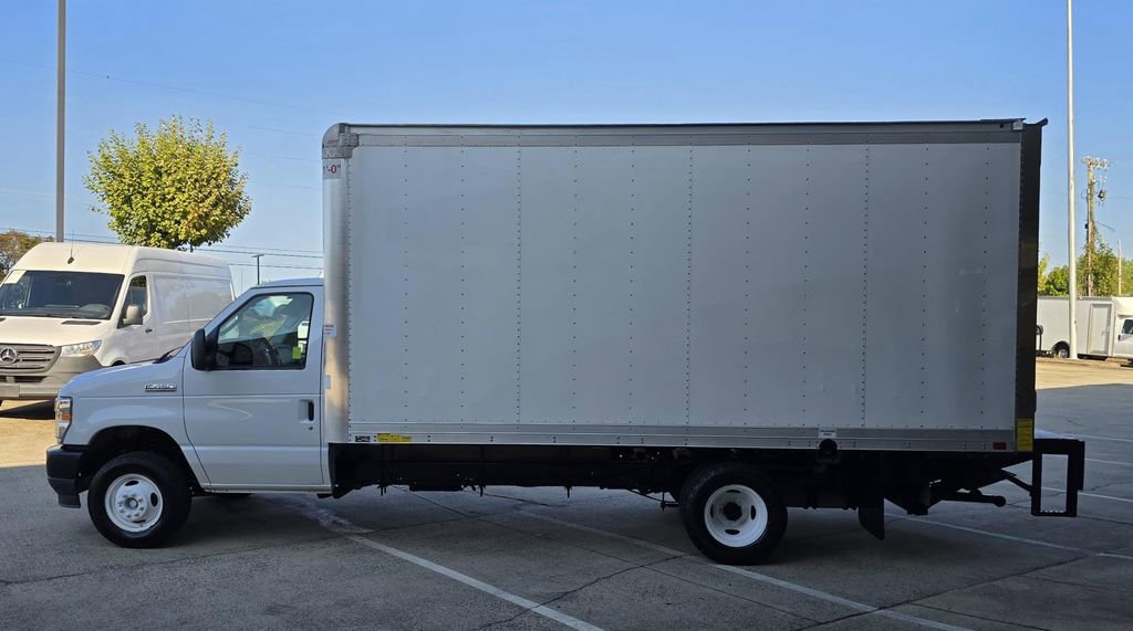 Used 2021 Ford E-450 and Econoline 450 Super Duty w/ Power Windows & Locks Group image 7