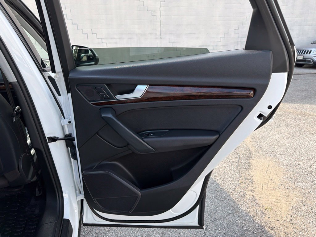 Used 2018 Audi Q5 2.0T Premium AWD/4WD image 19