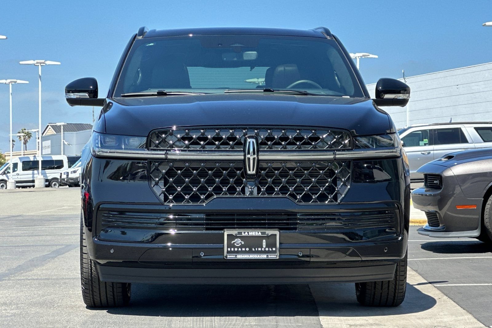 New 2026 Lincoln Navigator Reserve w/ Jet Appearance Package AWD/4WD image 8
