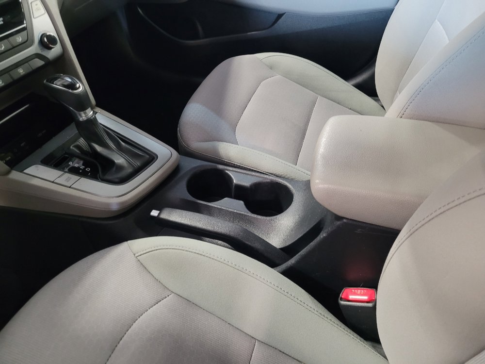 Used 2017 Hyundai Elantra SE FWD image 26