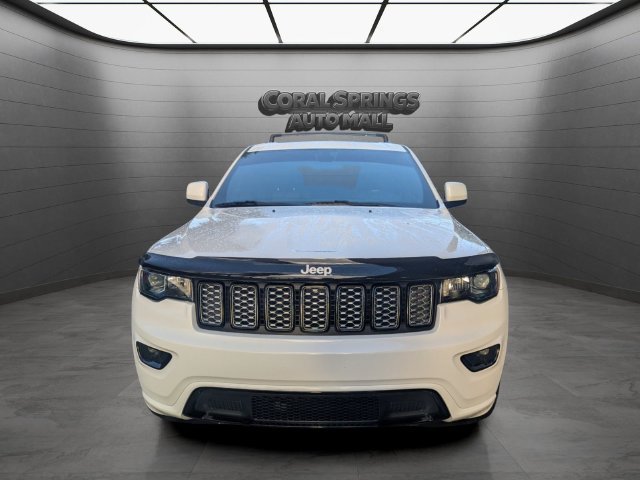 Used 2021 Jeep Grand Cherokee Laredo X RWD image 2