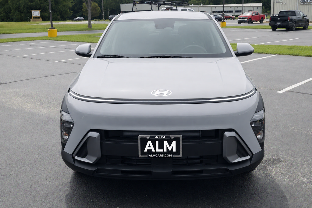 New 2027 Hyundai Kona SE FWD image 3