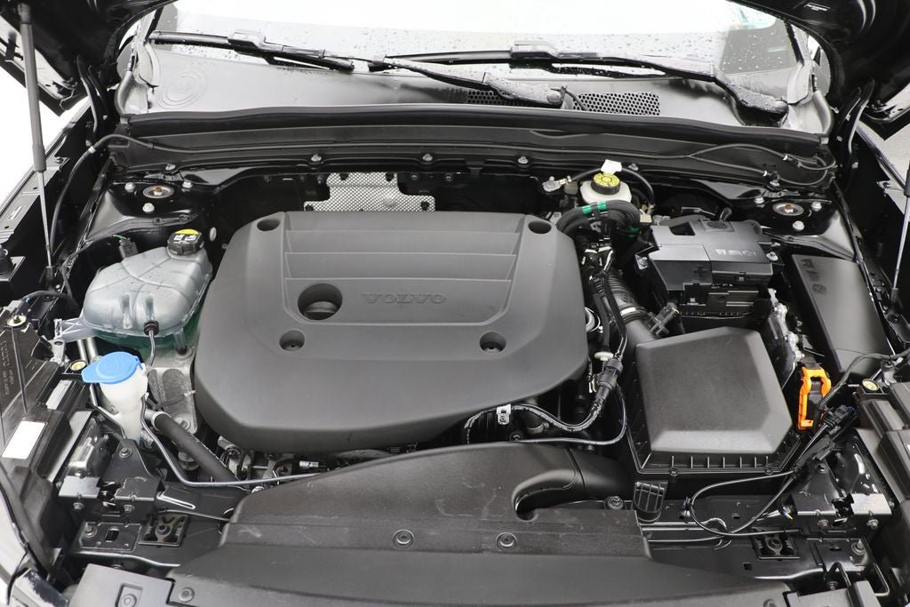 Used 2025 Volvo XC40 B5 Core AWD/4WD image 27