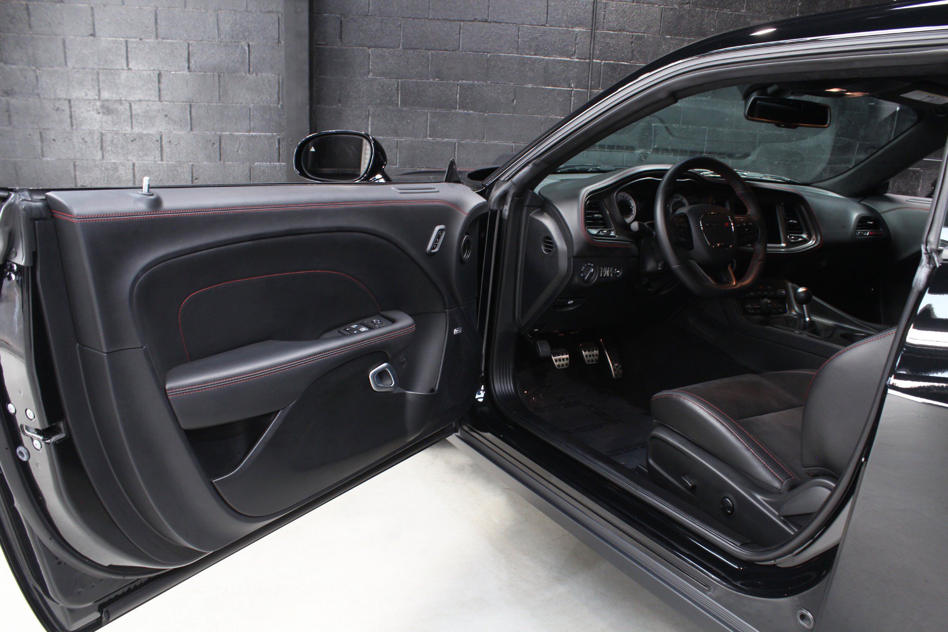 Used 2023 Dodge Challenger R/T Scat Pack RWD image 41